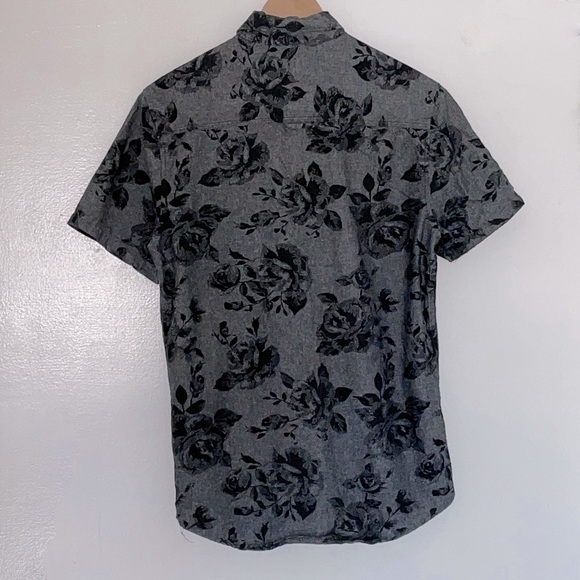 Cotton On Short-Sleeve Patterned Button-Down - Picture 3 of 5